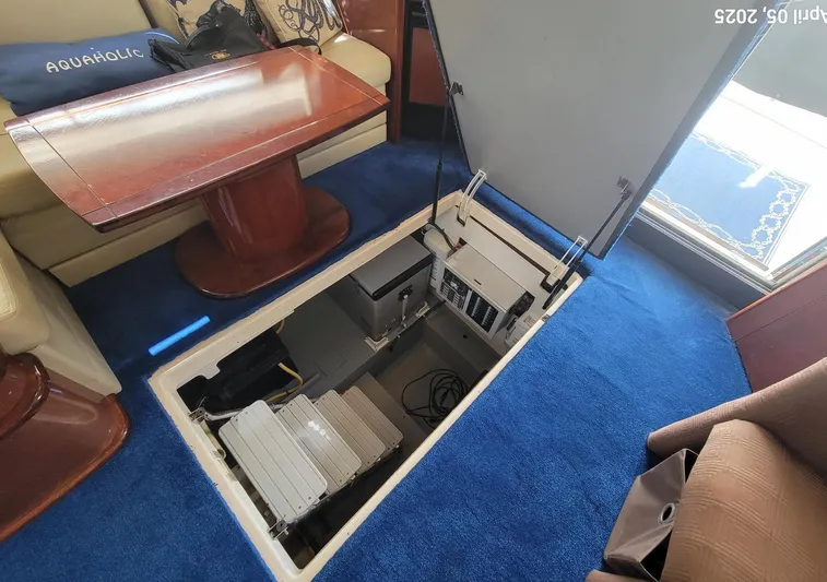 'aquaholic' Yacht Photos Pics Storage Area  w/ Freezer