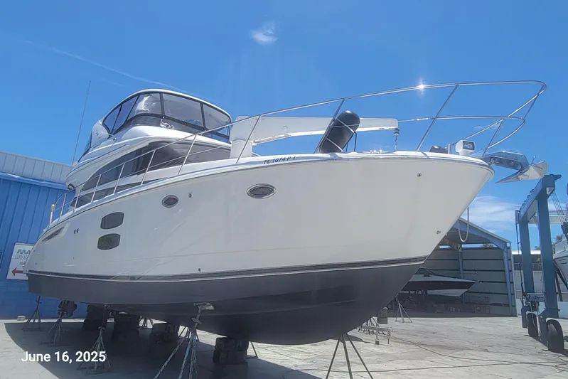 'aquaholic' Yacht Photos Pics 2011 Meridian 441 Sedan - 'Aquaholic'