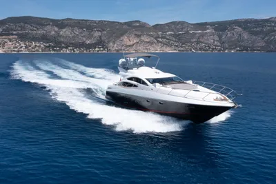 2011 Sunseeker 74'