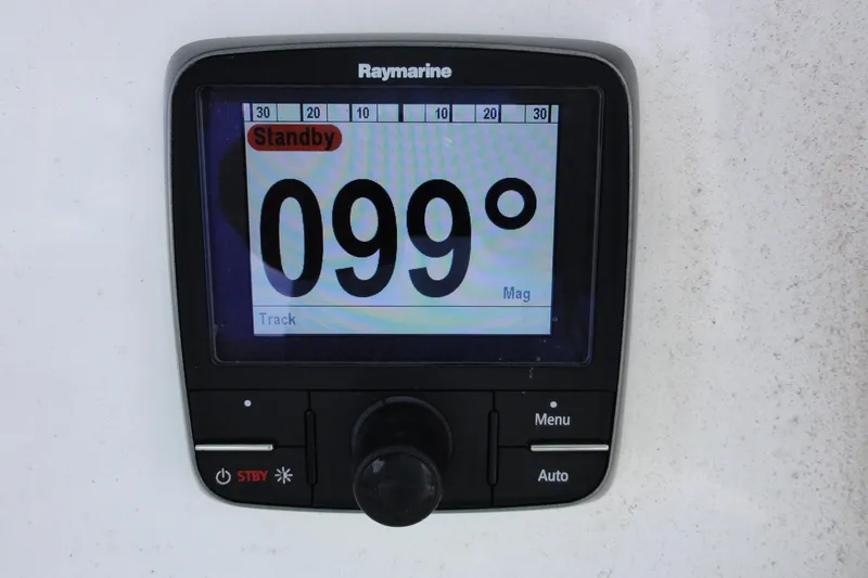  Yacht Photos Pics Raymarine display showing 099&deg; heading on Everglades 295 Center Console, 2016 model.