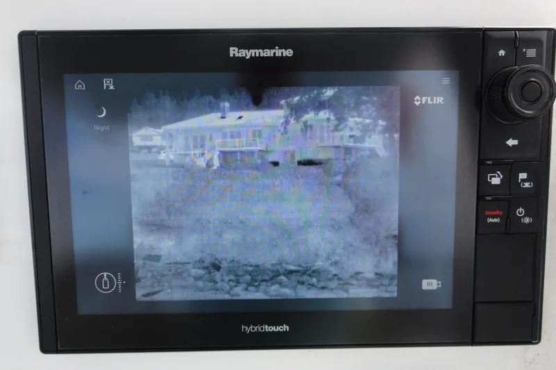  Yacht Photos Pics Raymarine Hybridtouch display showing night vision on Everglades 295 Center Console, 2016 model.