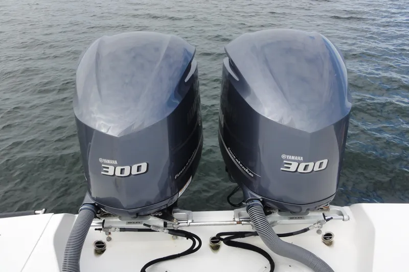 Yacht Photos Pics Twin Yamaha 300 outboard engines on a 2016 Everglades 295 Center Console boat.