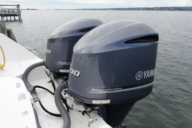  Yacht Photos Pics Twin Yamaha outboard engines on a 2016 Everglades 295 Center Console boat.
