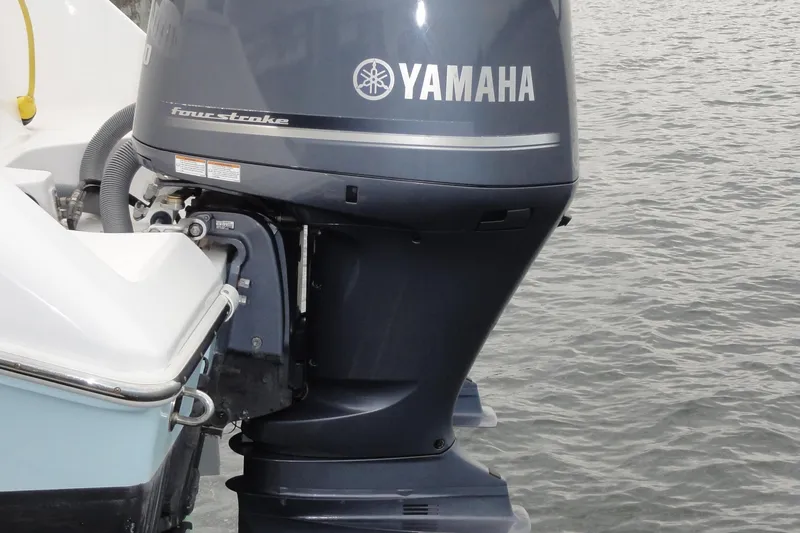  Yacht Photos Pics Yamaha four-stroke outboard motor on 2016 Everglades 295 Center Console boat.