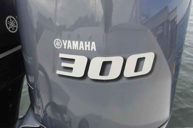  Yacht Photos Pics Yamaha 300 outboard motor on 2016 Everglades 295 Center Console boat.