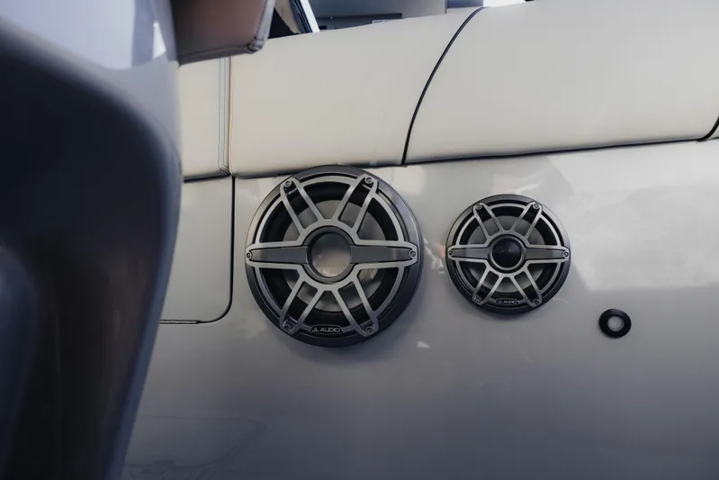  Yacht Photos Pics Speakers on a 2021 Midnight Express 43 Open boat interior.