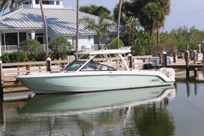 Boston Whaler 320 Vantage