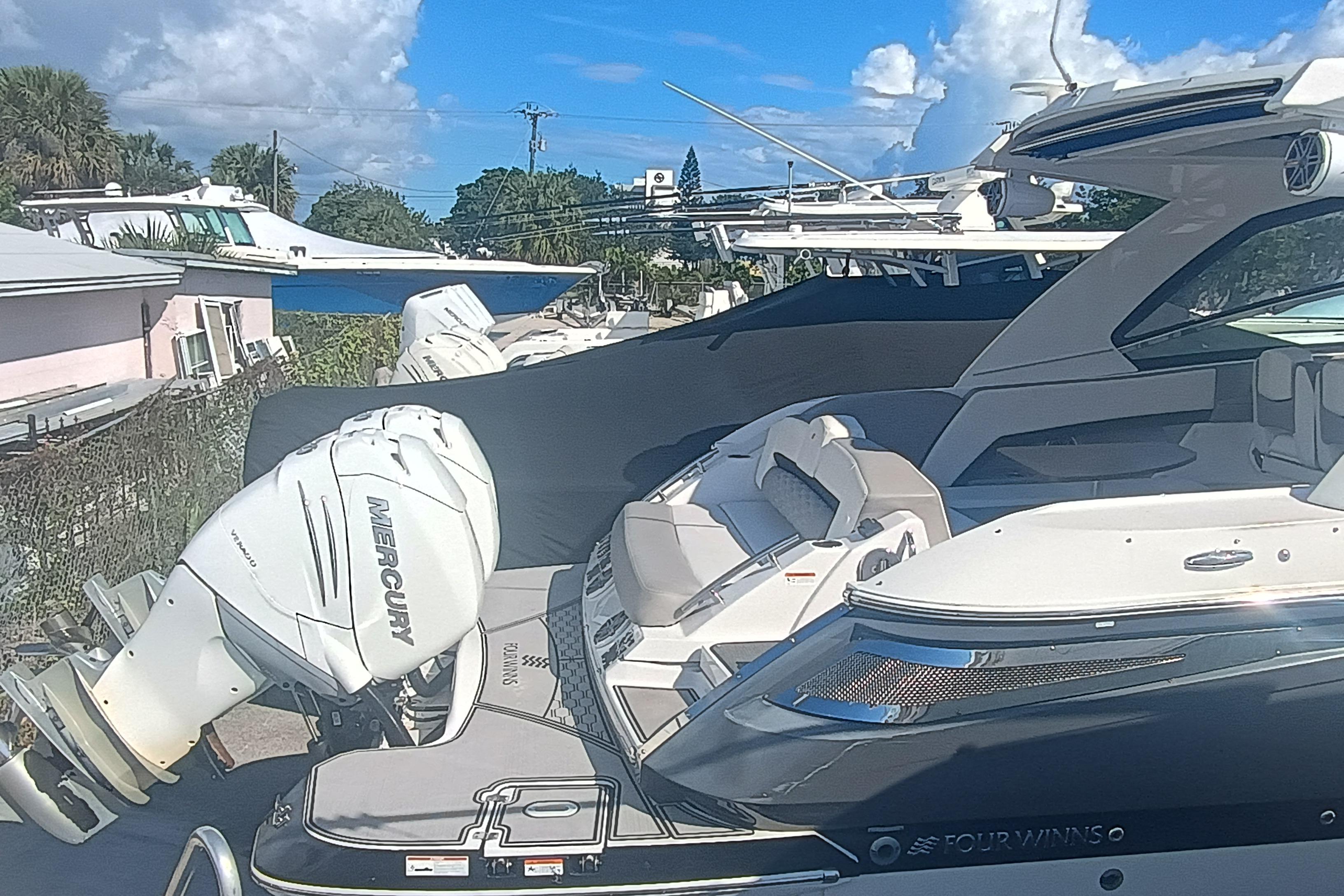 2019 Four Winns H350 OB - Image 3