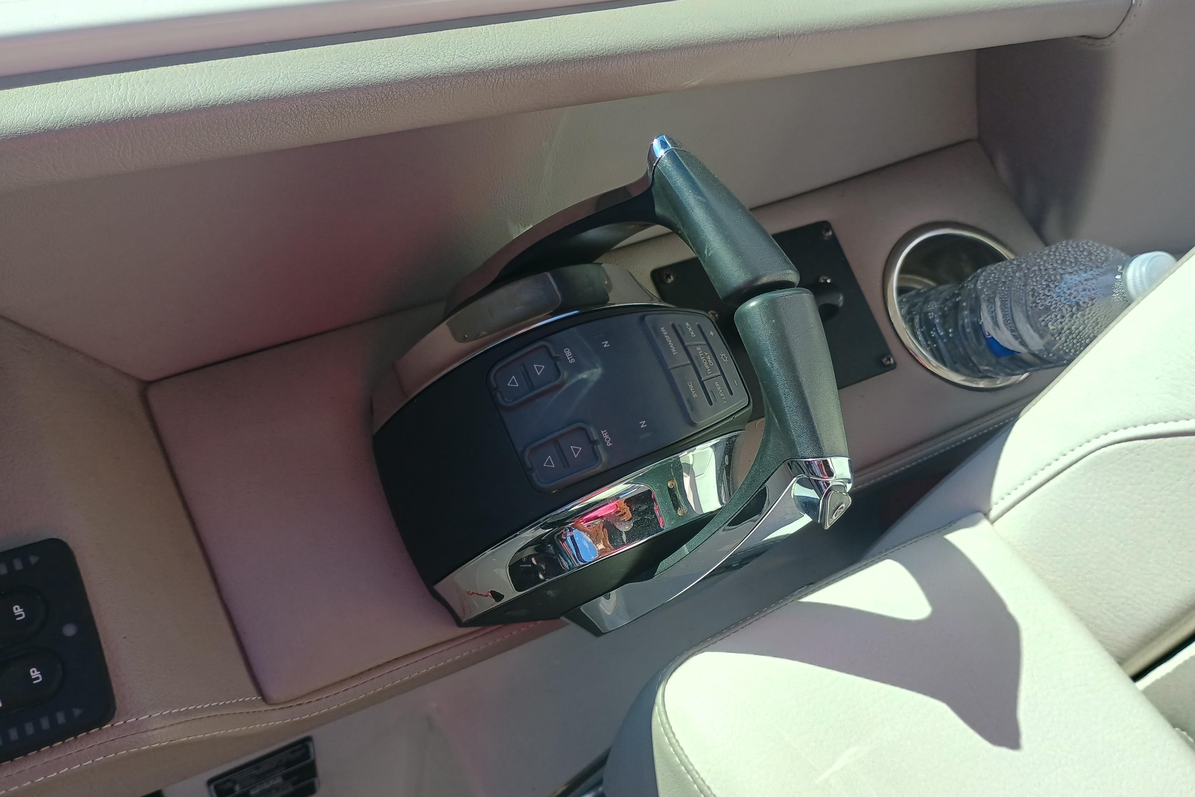 2019 Four Winns H350 OB - Image 13