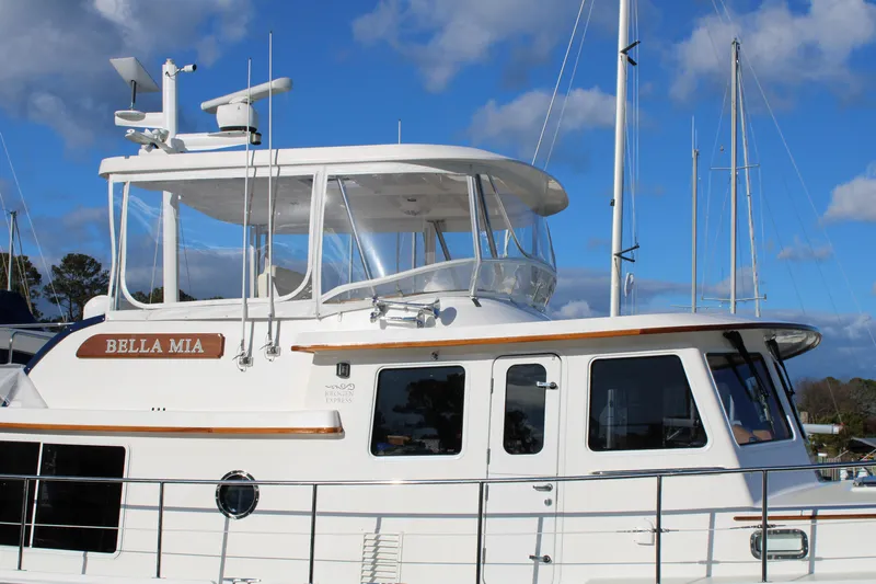 Bella Mia Yacht Photos Pics 