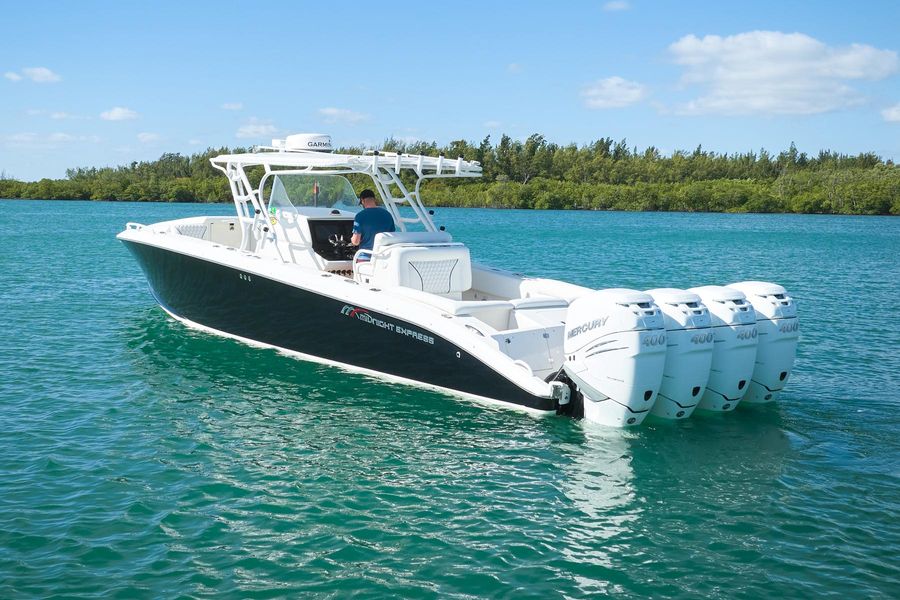 2007 Midnight Express 39' Cuddy