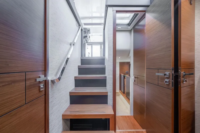 Ripple Yacht Photos Pics 