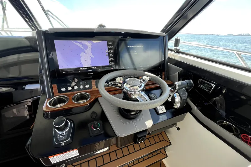  Yacht Photos Pics Tiara Yachts 43LE Jp Vidaillet