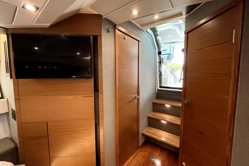  Yacht Photos Pics Tiara Yachts 43LE Jp Vidaillet