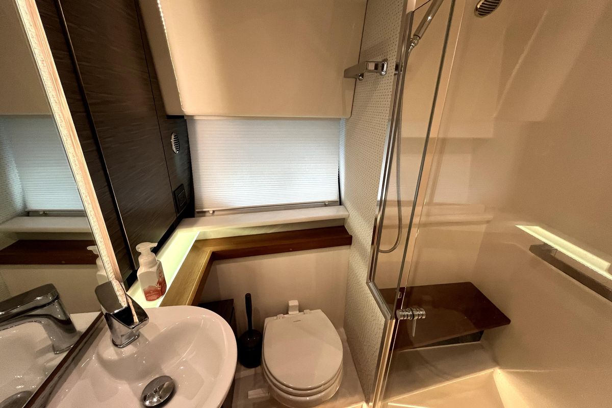 2021 Tiara Yachts 43 