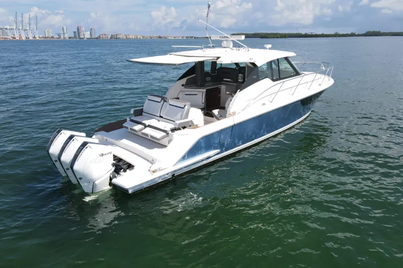  Yacht Photos Pics Tiara Yachts 43LE Jp Vidaillet