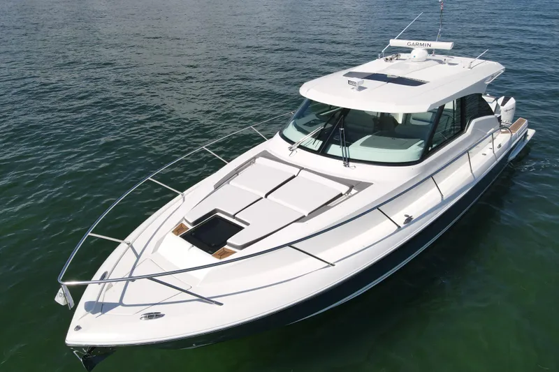  Yacht Photos Pics Tiara Yachts 43LE Jp Vidaillet