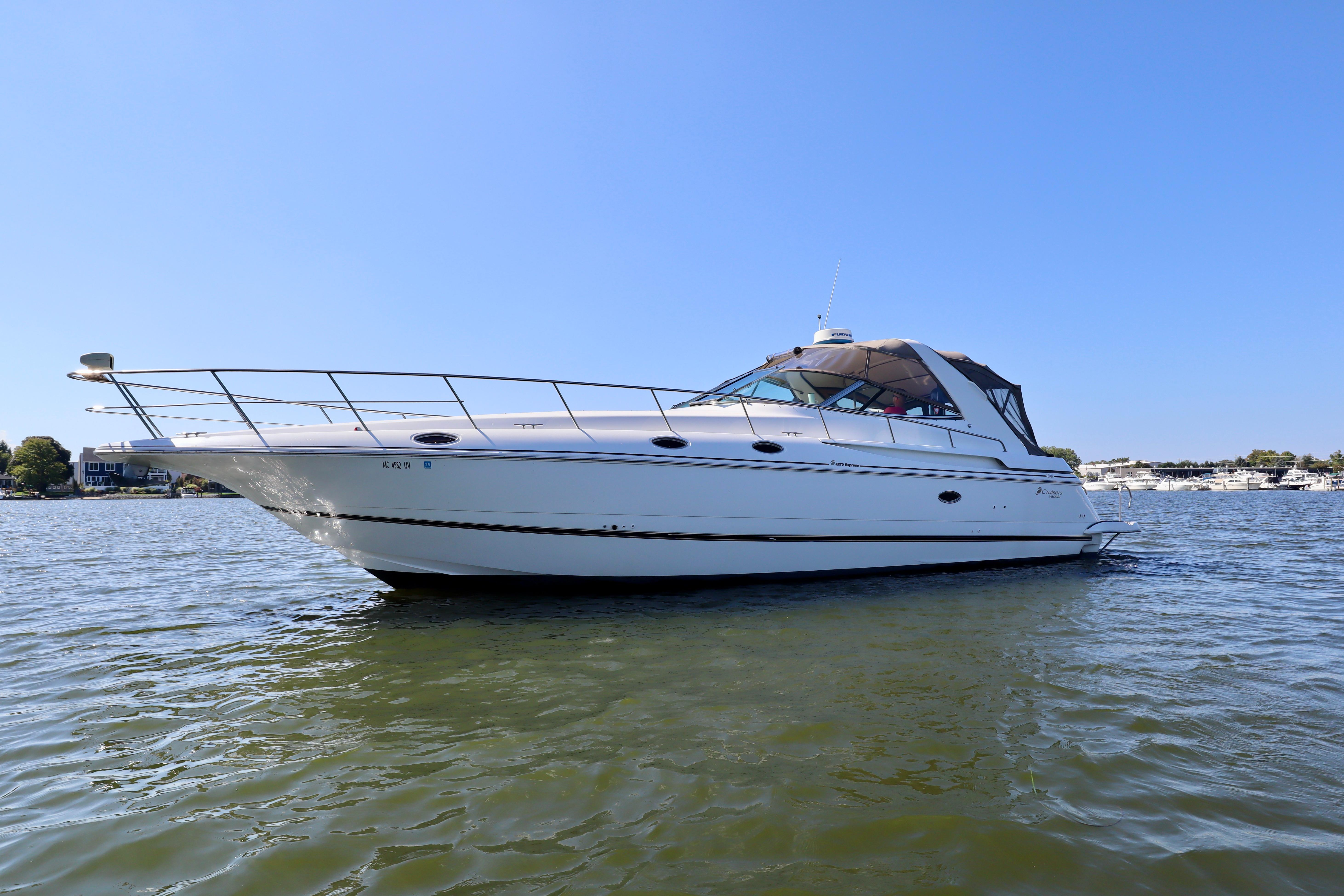 2002 cruisers yachts 4270 for sale