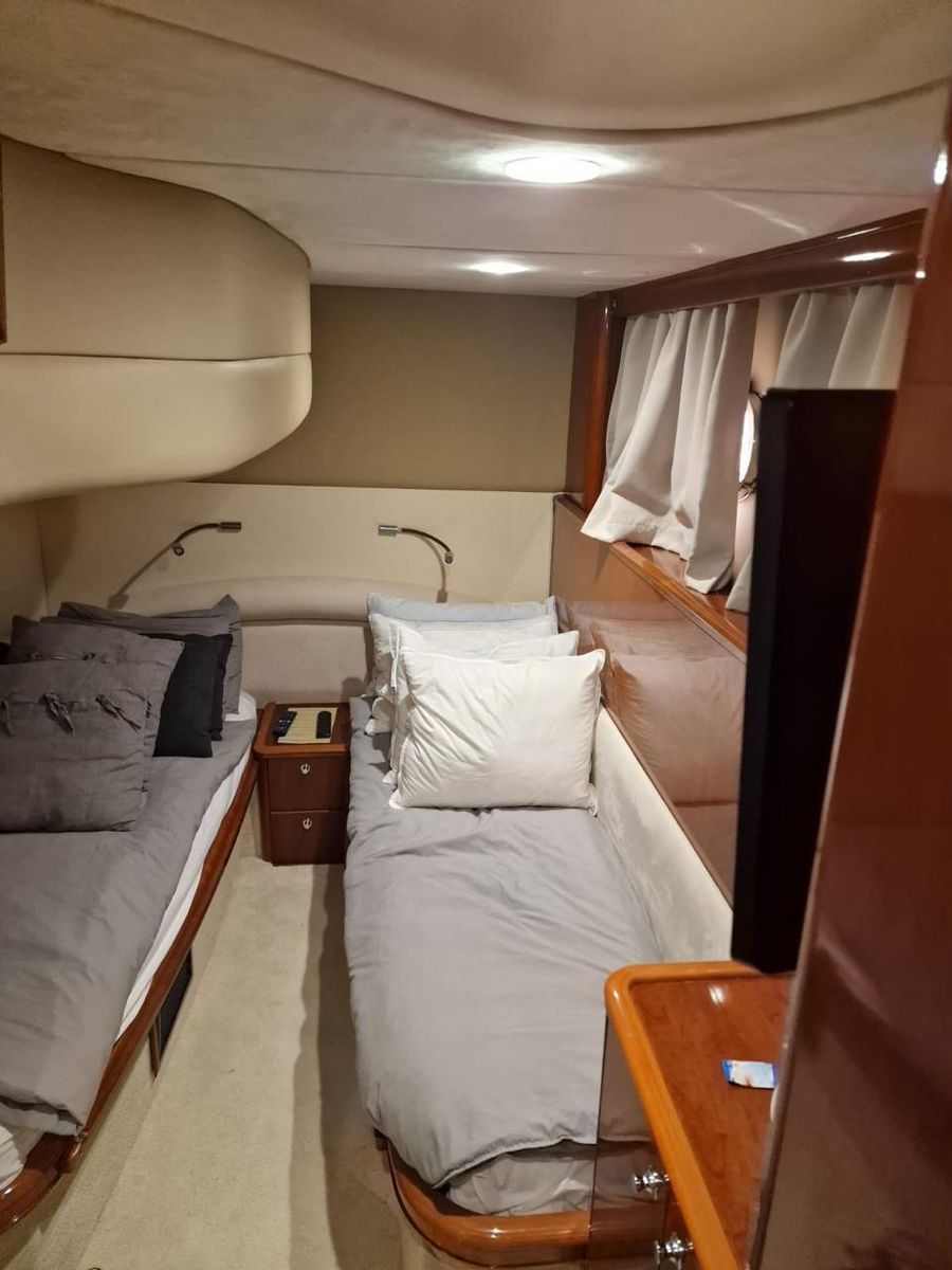 2004 Princess 61 