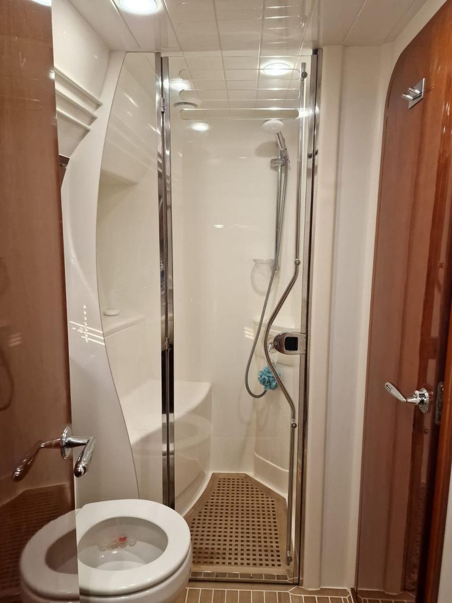 2004 Princess 61 