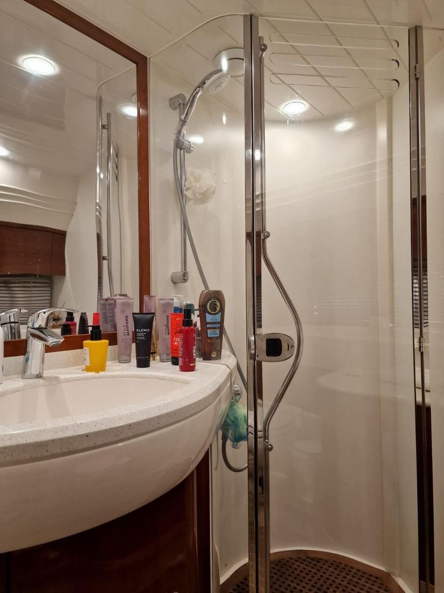 2004 Princess 61 