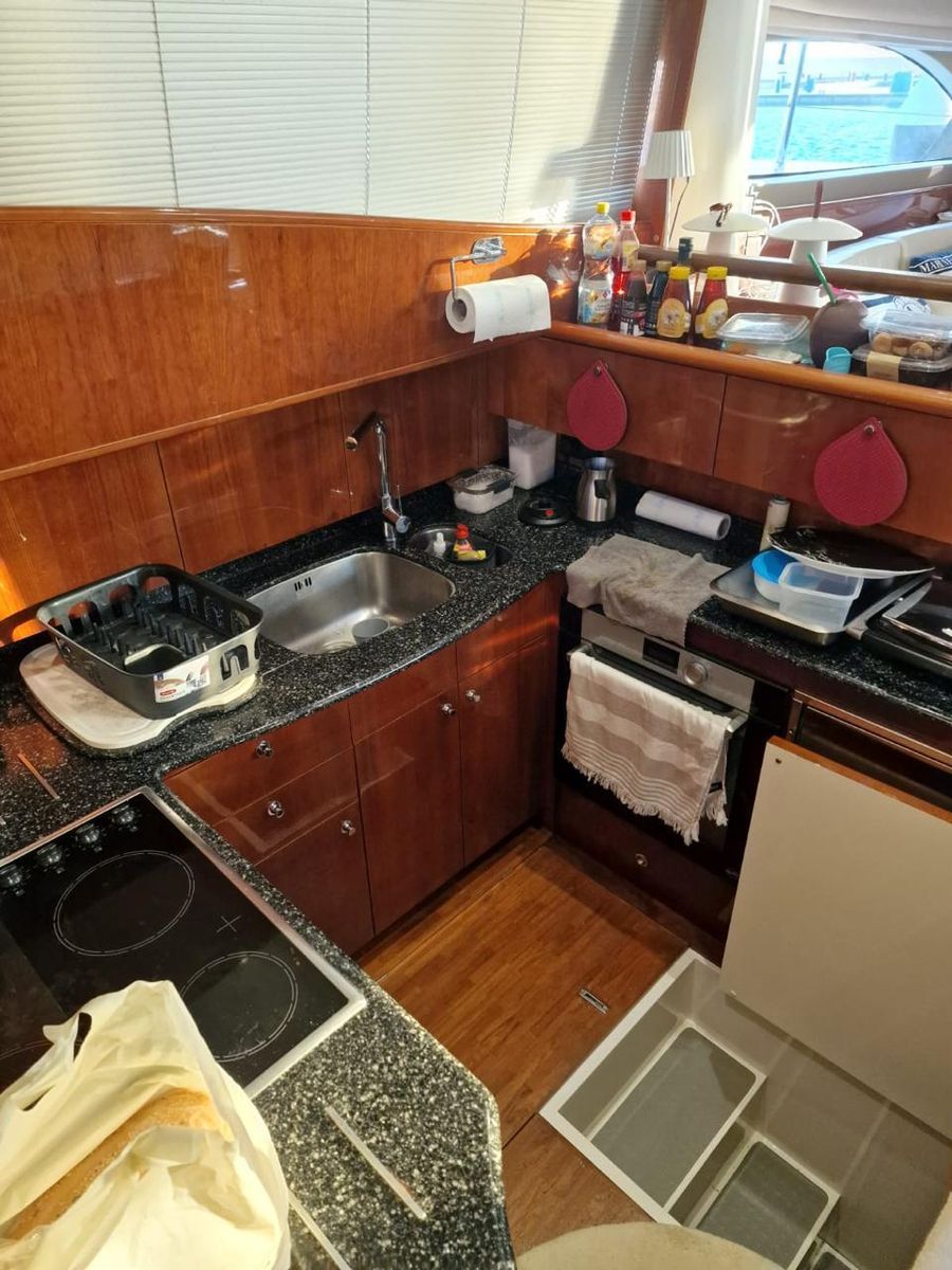 2004 Princess 61 