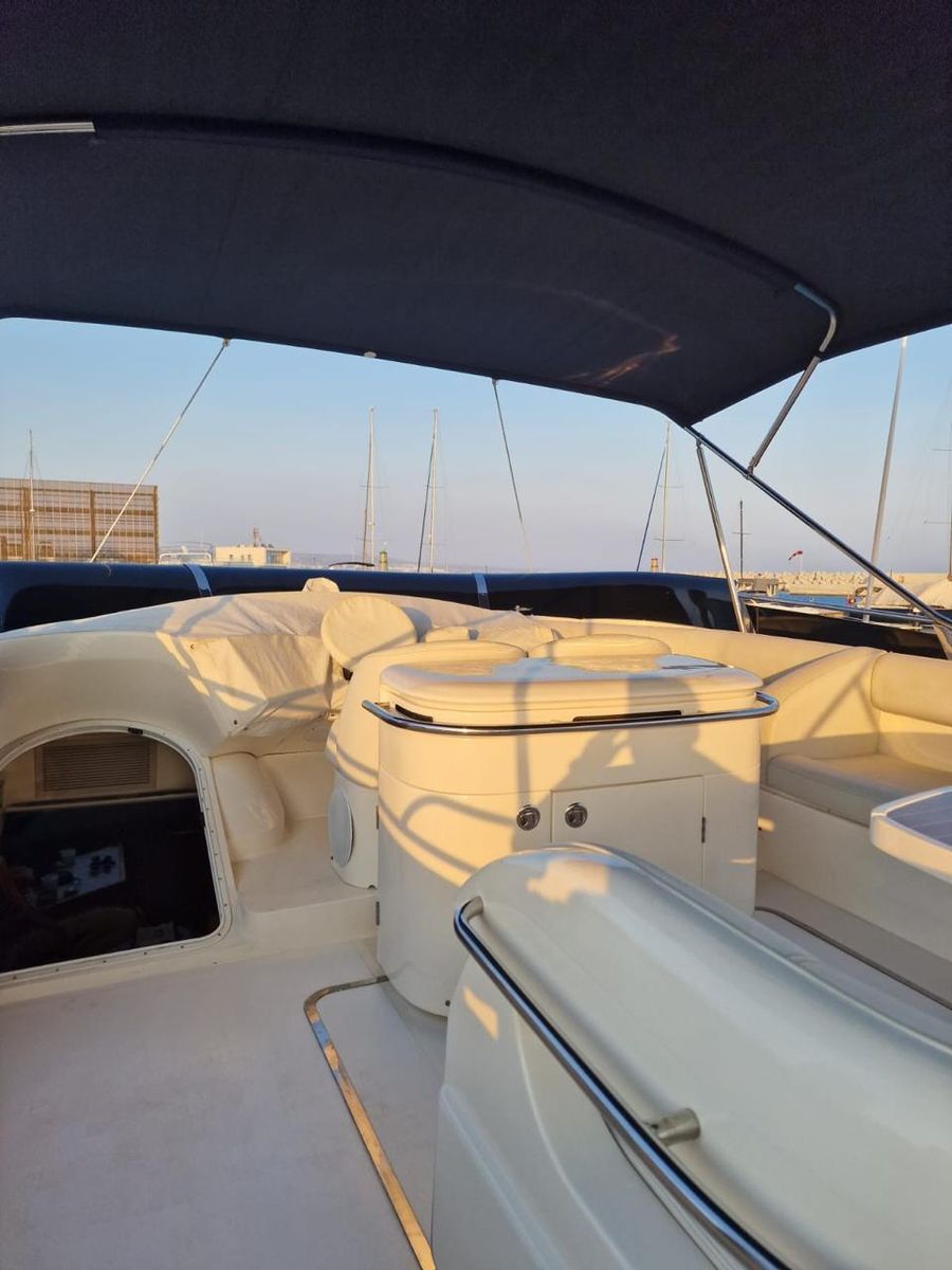 2004 Princess 61 