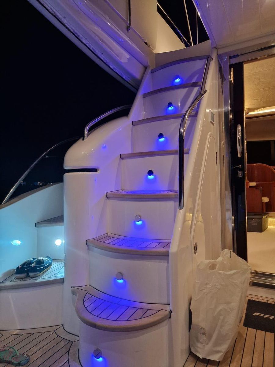 2004 Princess 61 