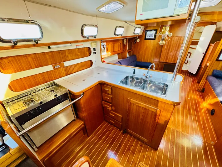 Perfect Salinity Yacht Photos Pics 