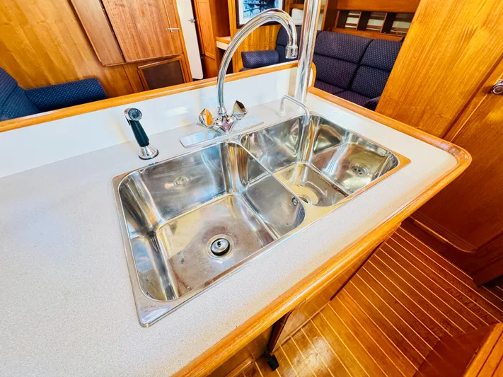 Perfect Salinity Yacht Photos Pics 