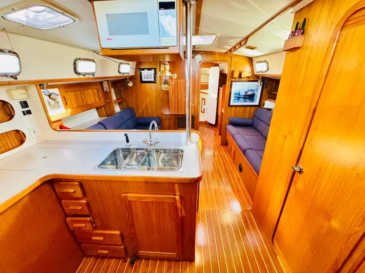 Perfect Salinity Yacht Photos Pics 
