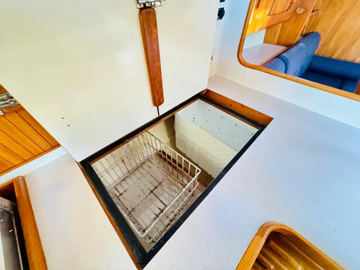 Perfect Salinity Yacht Photos Pics 