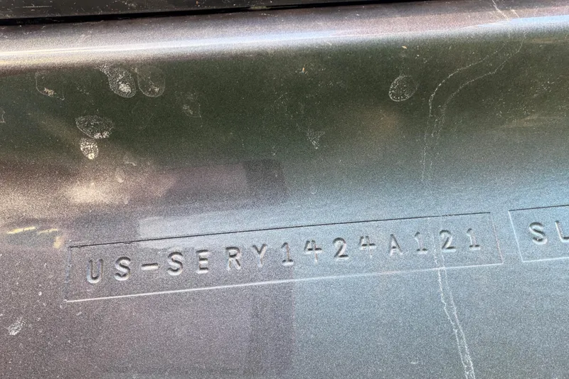  Yacht Photos Pics 2021 Sea Ray SLX 400 hull identification number (HIN) close-up.