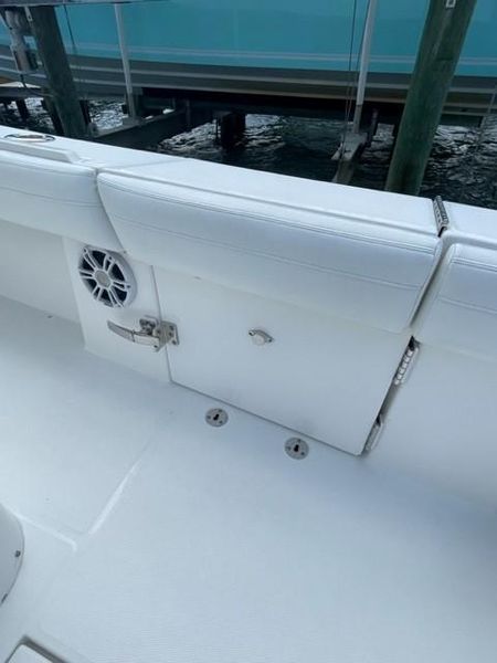 2021 Regulator 34
