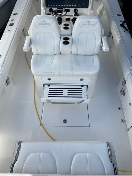 2021 Regulator 34