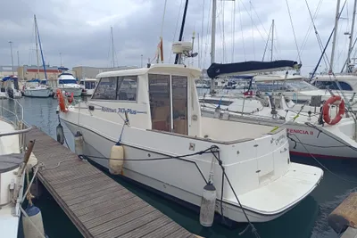 2004 Rodman 747 Plus