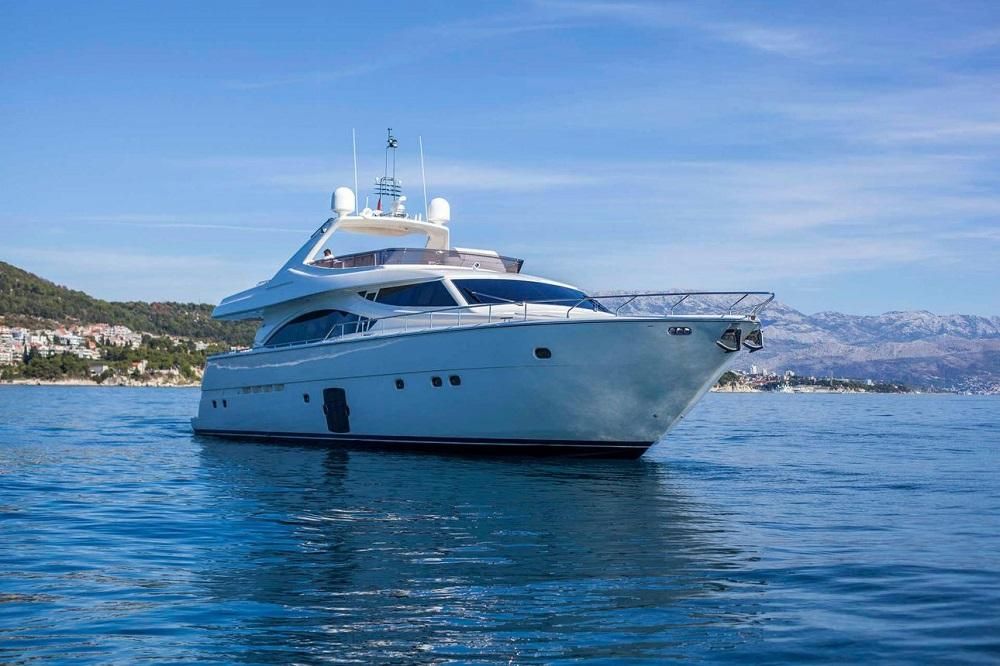 2006 Ferretti Yachts 83 