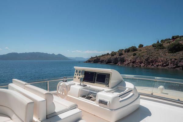 2006 Ferretti Yachts 83 