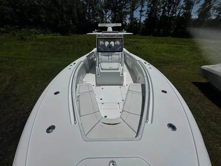  Yacht Photos Pics Yellowfin 42 Offshore- Bow Seating