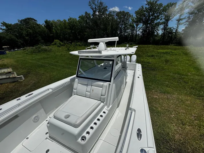  Yacht Photos Pics Yellowfin 42 Offshore- Bow Seating