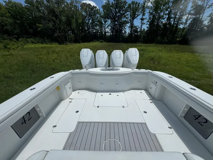  Yacht Photos Pics Yellowfin 42 Offshore- Cockpit