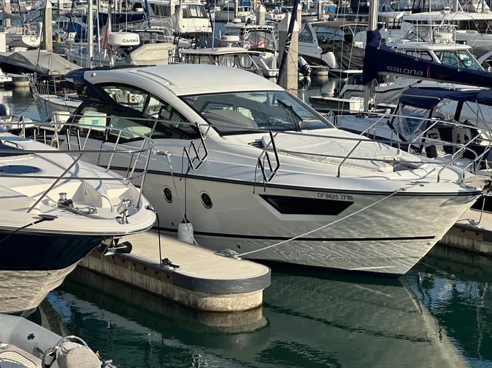 Heidibal 11 Yacht Photos Pics 2021 Beneteau Gran Turismo 40 yacht docked in a marina.