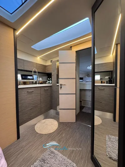  Yacht Photos Pics Airon Marine 50 cucina 1