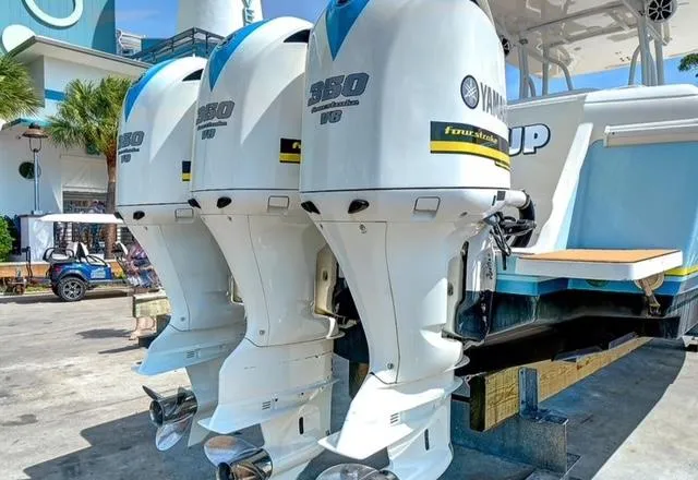  Yacht Photos Pics Triple Yamaha outboard engines on a 2008 Intrepid 370 Cuddy boat.