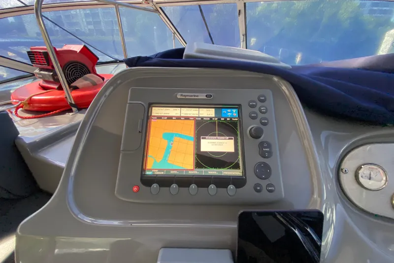  Yacht Photos Pics 2007 Cruisers Yachts 370 Express navigation system with Raymarine display and controls.