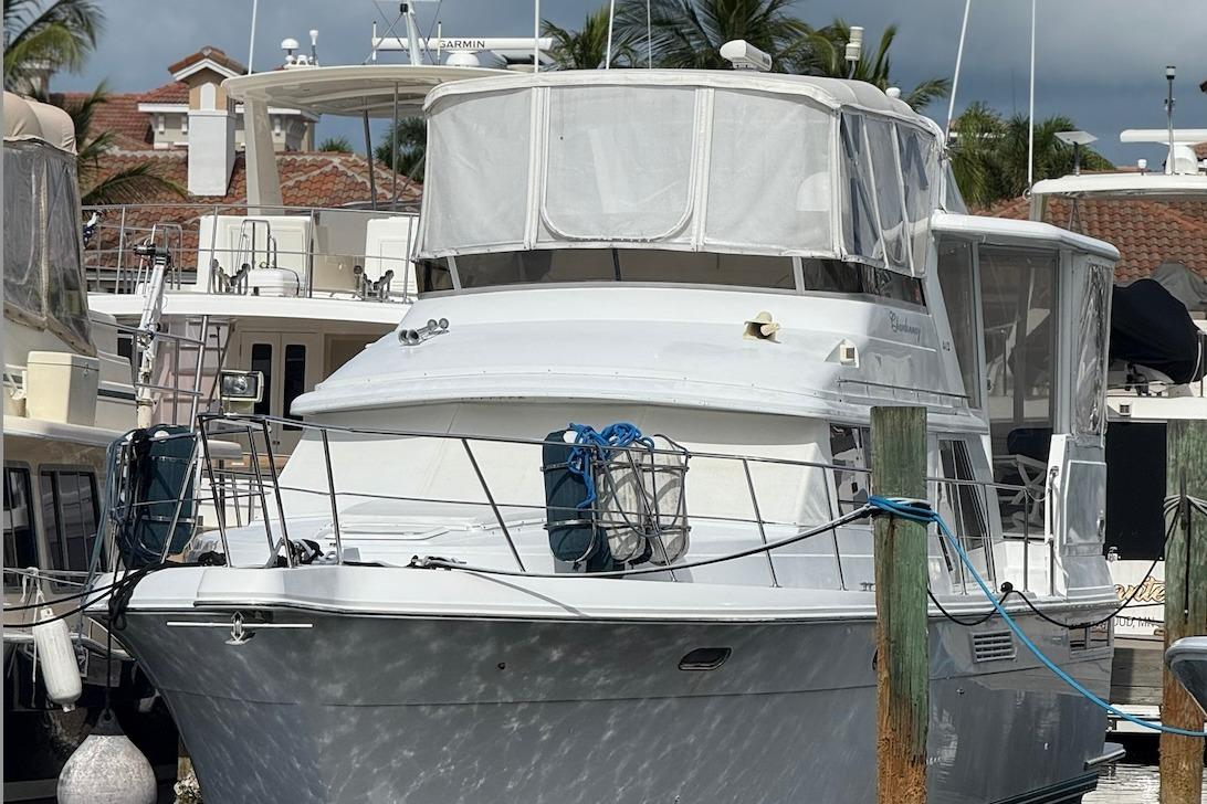 Carver 440 Aft Cabin Motor Yacht