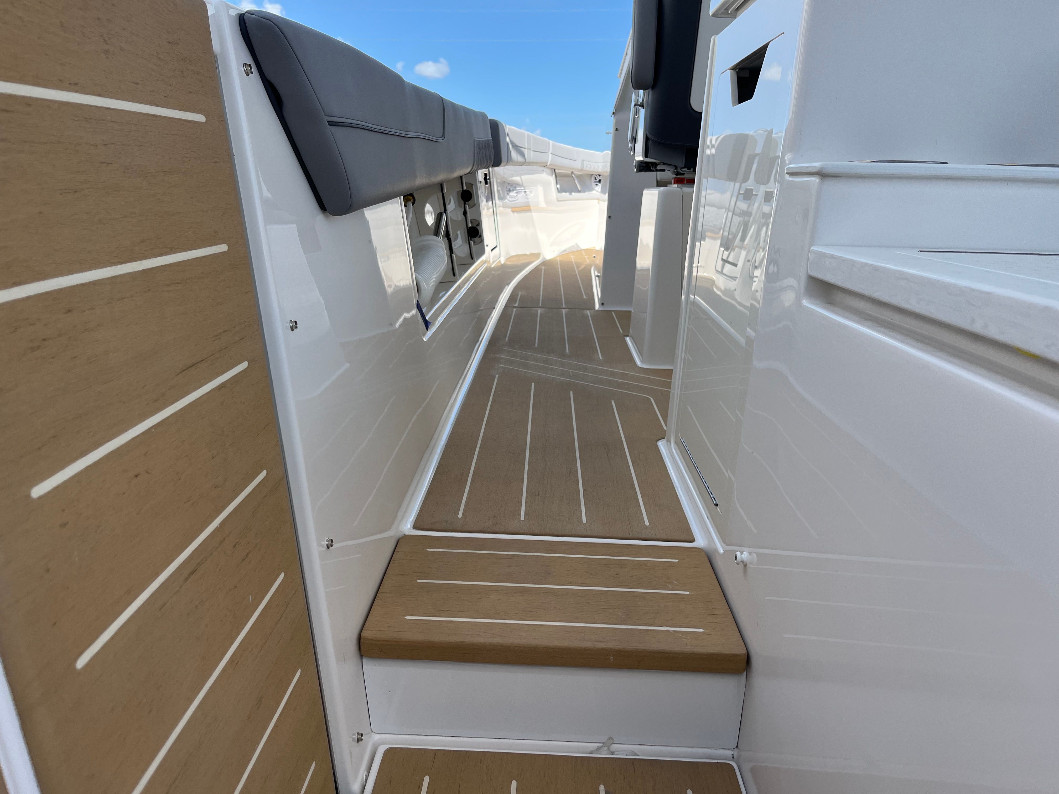 2026 REGAL 43 SAV - Image 8