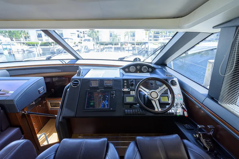  Yacht Photos Pics Princess V62 -