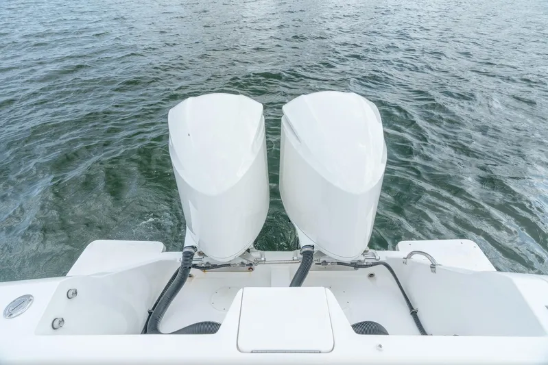  Yacht Photos Pics 2012 Intrepid - Engines