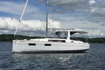 Beneteau Oceanis 35